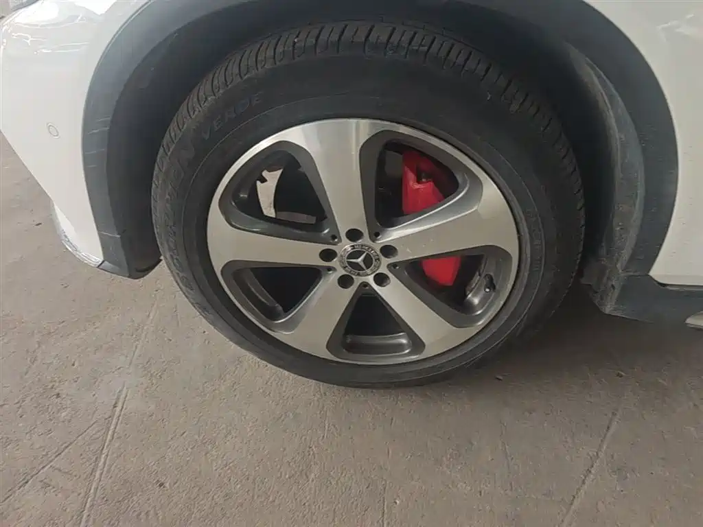 Mercedes-Benz GLC 2017 GLC 300 4MATIC Dynamic фото 23