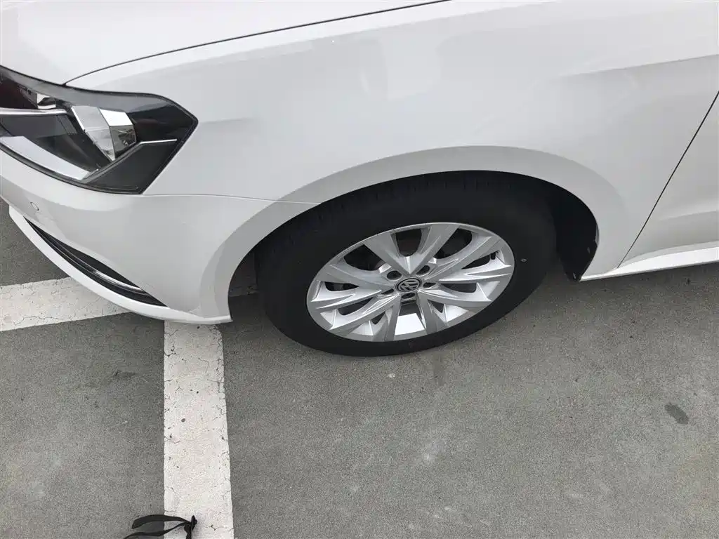 Volkswagen Lavida 2017 1.6L Automatic Comfort Edition фото 23