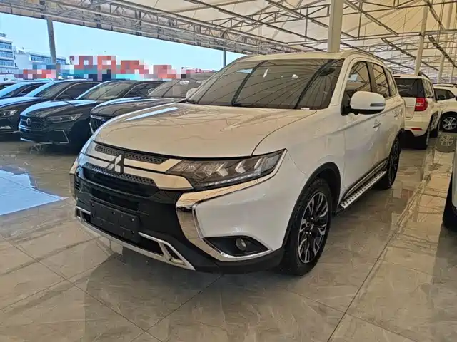 Mitsubishi Outlander 2020