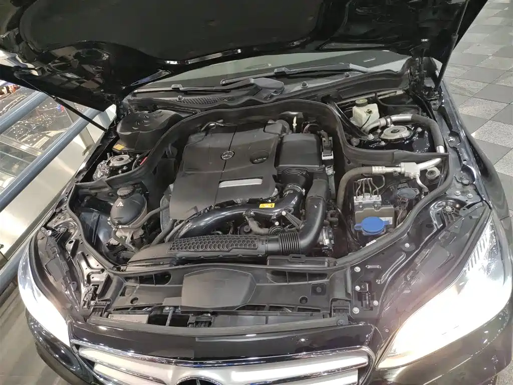 Mercedes-Benz E-Class 2015 E 200 L Sport фото 20