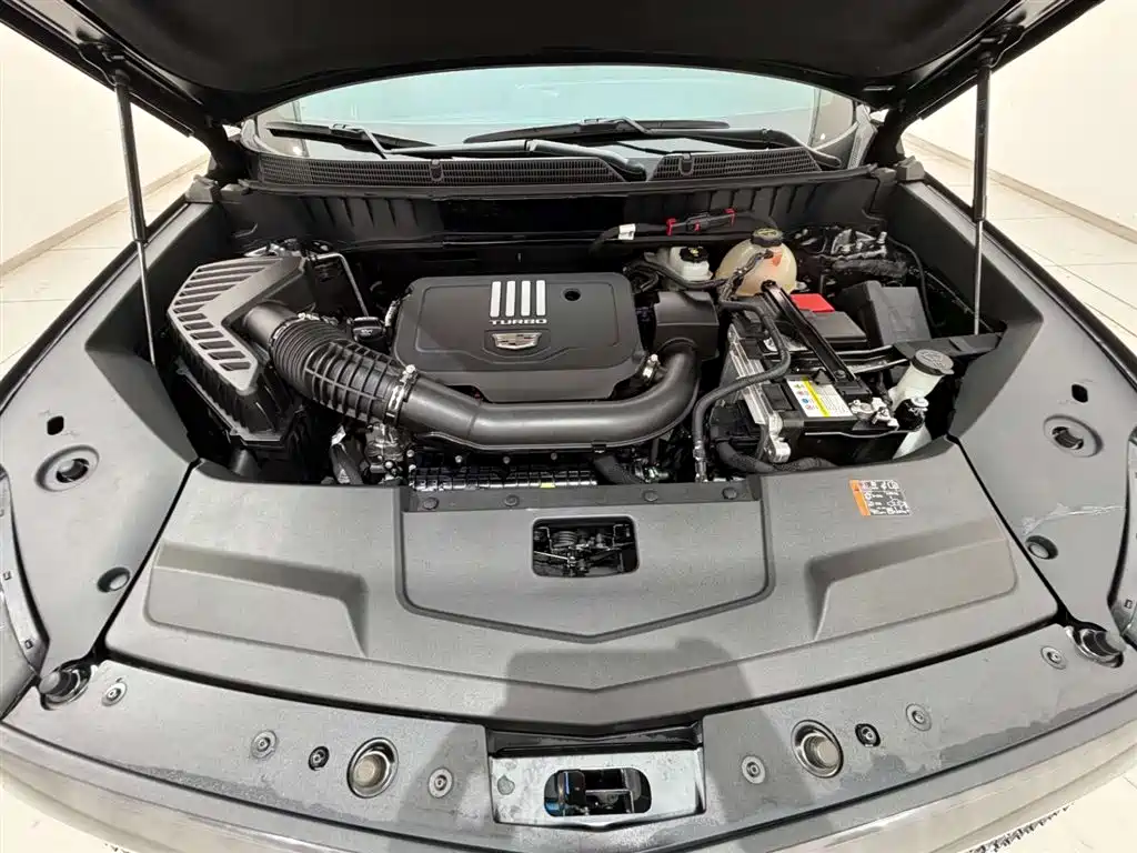 CADILLAC XT5