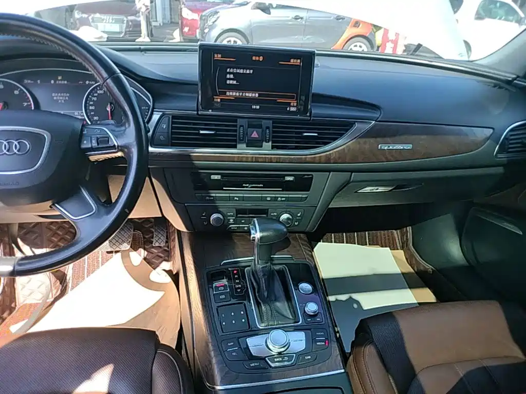 Фото 13 - Audi A6L