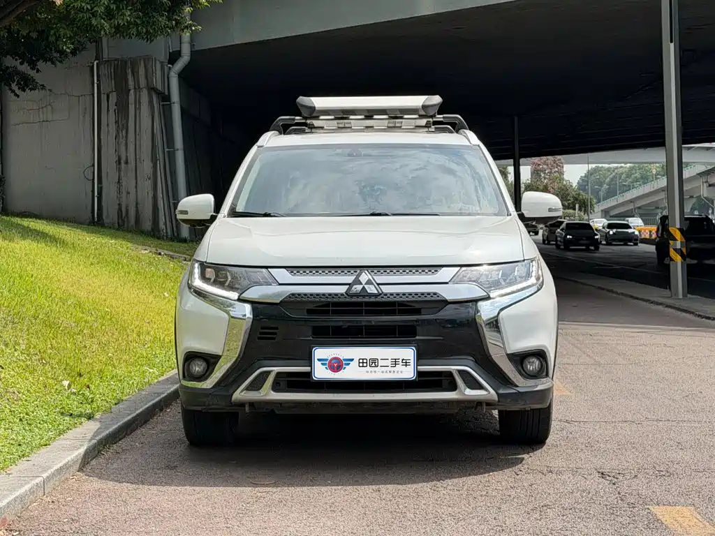 Mitsubishi Outlander 2021 2020 2.4L 4WD Luxury 7-seater