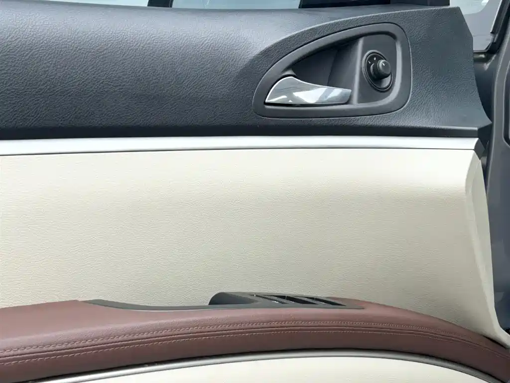 Buick GL8 2018 28T Luxury Model China VI фото 7