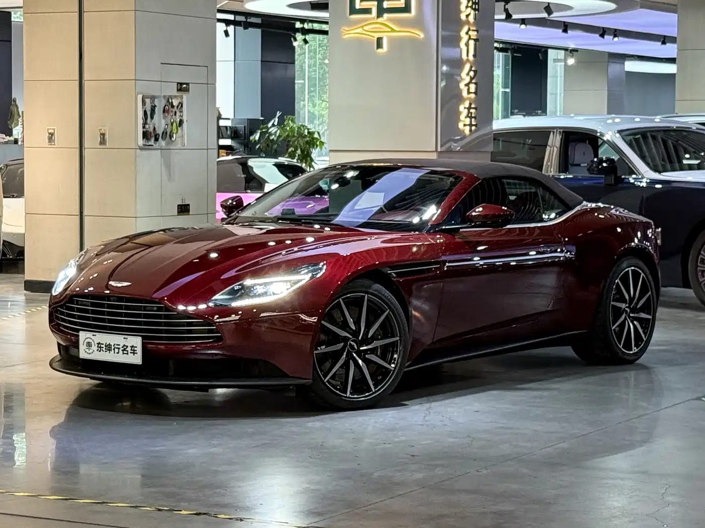 Aston Martin DB11 2021 2020 4.0T V8 Volante