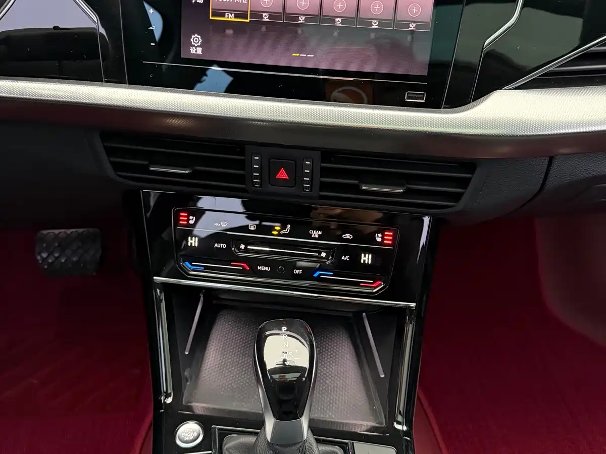 Volkswagen Passat 2024 330TSI Elite Edition фото 23