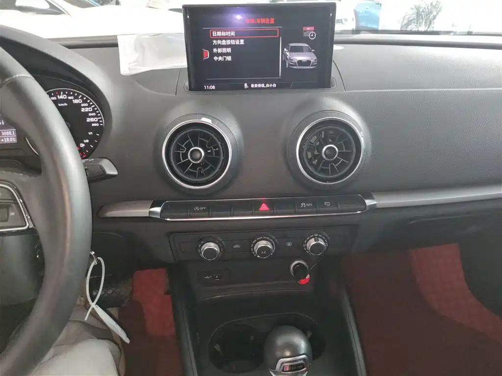 Audi A3 2018 30th Anniversary Limousine 35 TFSI Progressive фото 13