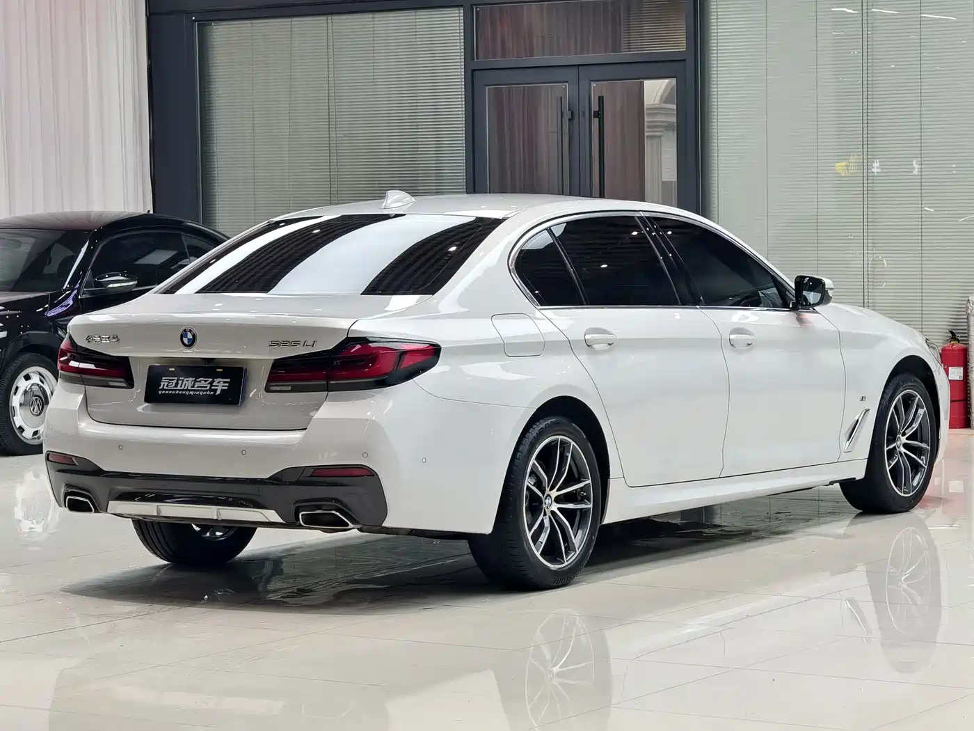 BMW 5 Series 2022 525Li M Sport Package фото 11