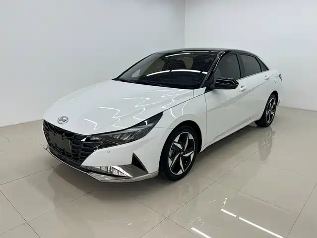 Hyundai Elantra 2022