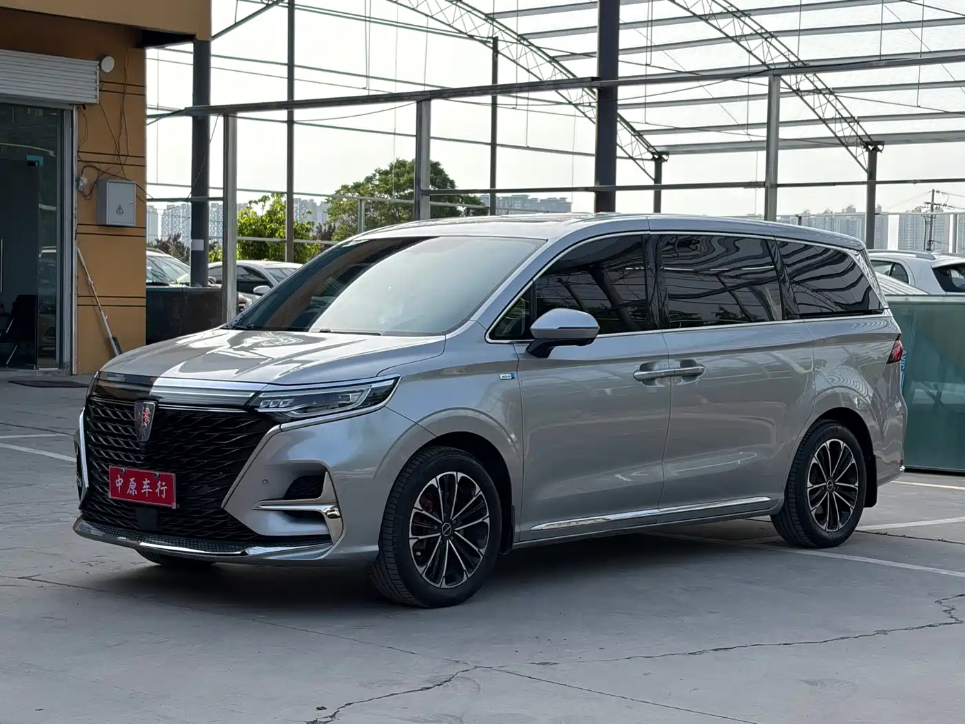 Roewe iMAX8