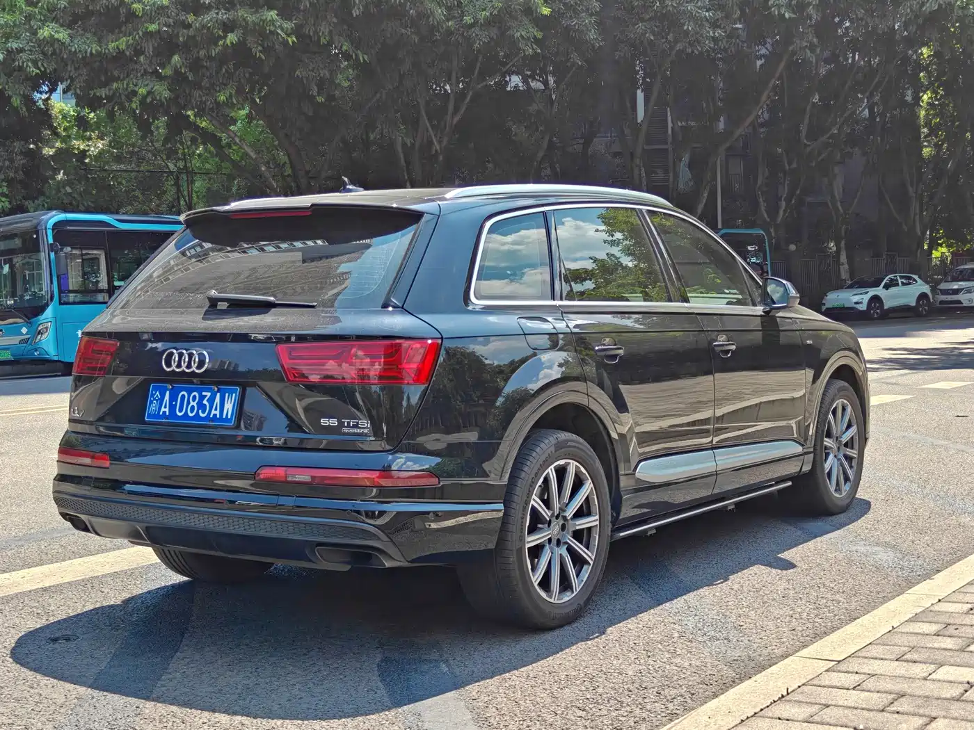 Фото 12 - Audi Q7