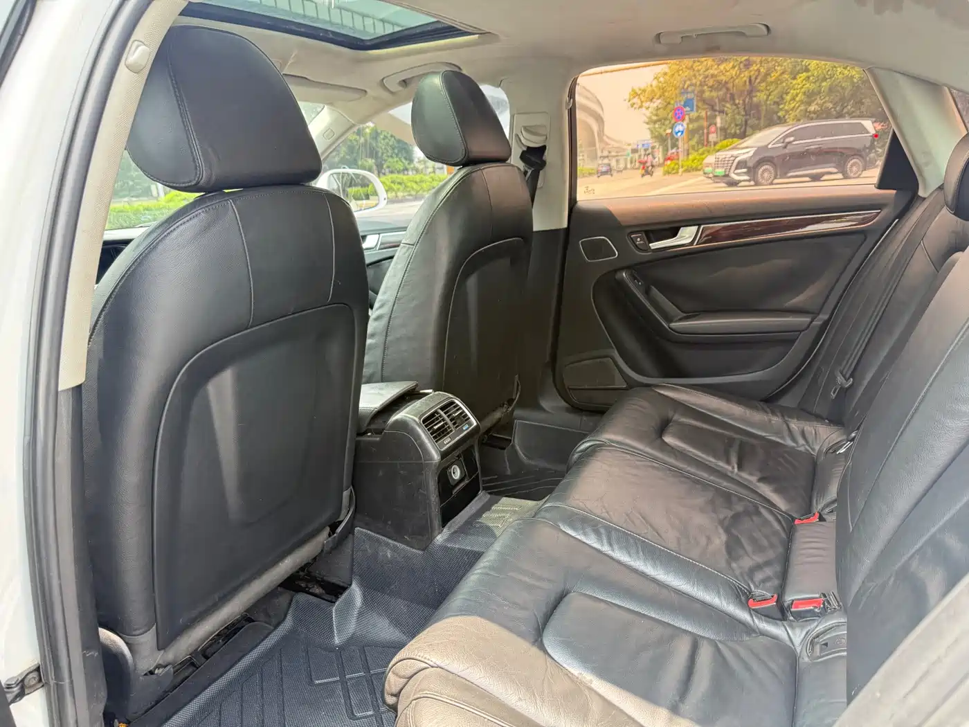 Audi A4L 2011 2010 2.0 TFSI Technology