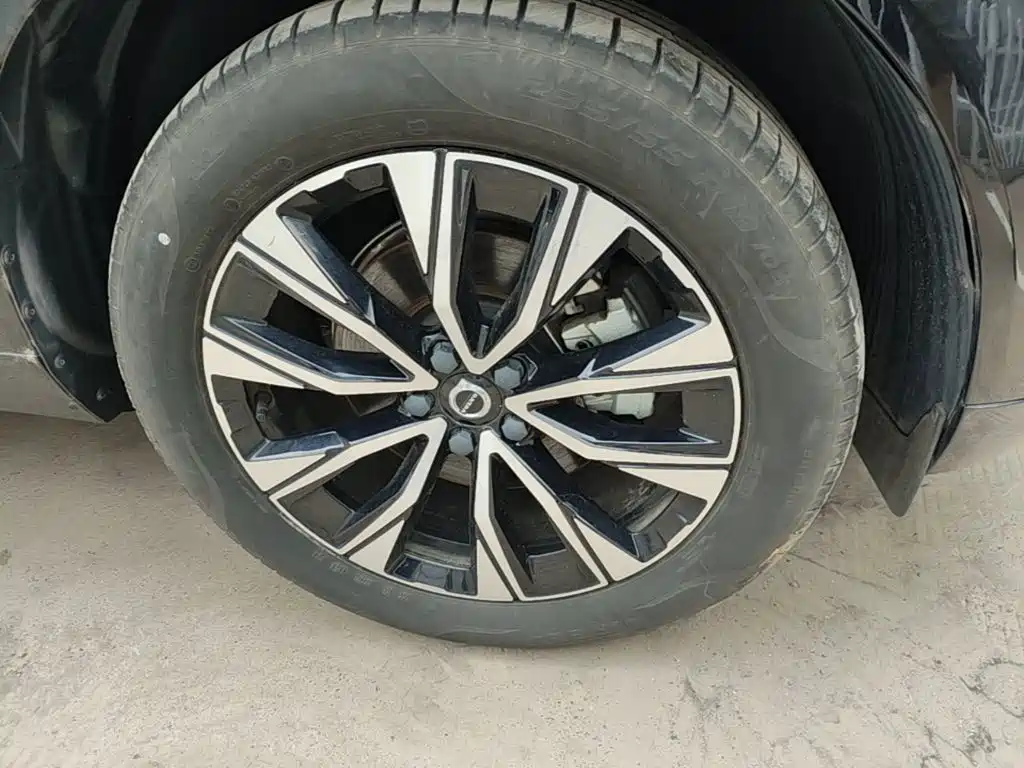 Фото 14 - Volvo XC60