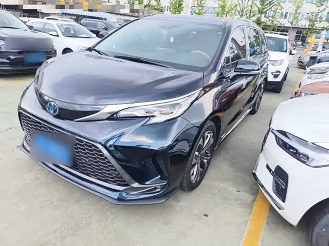 Toyota Granvia 2022 Model Year 2.5L Hybrid Flagship Edition