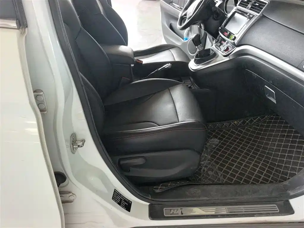 Haval M6 2018 1.5T Manual 2WD Urban фото 25