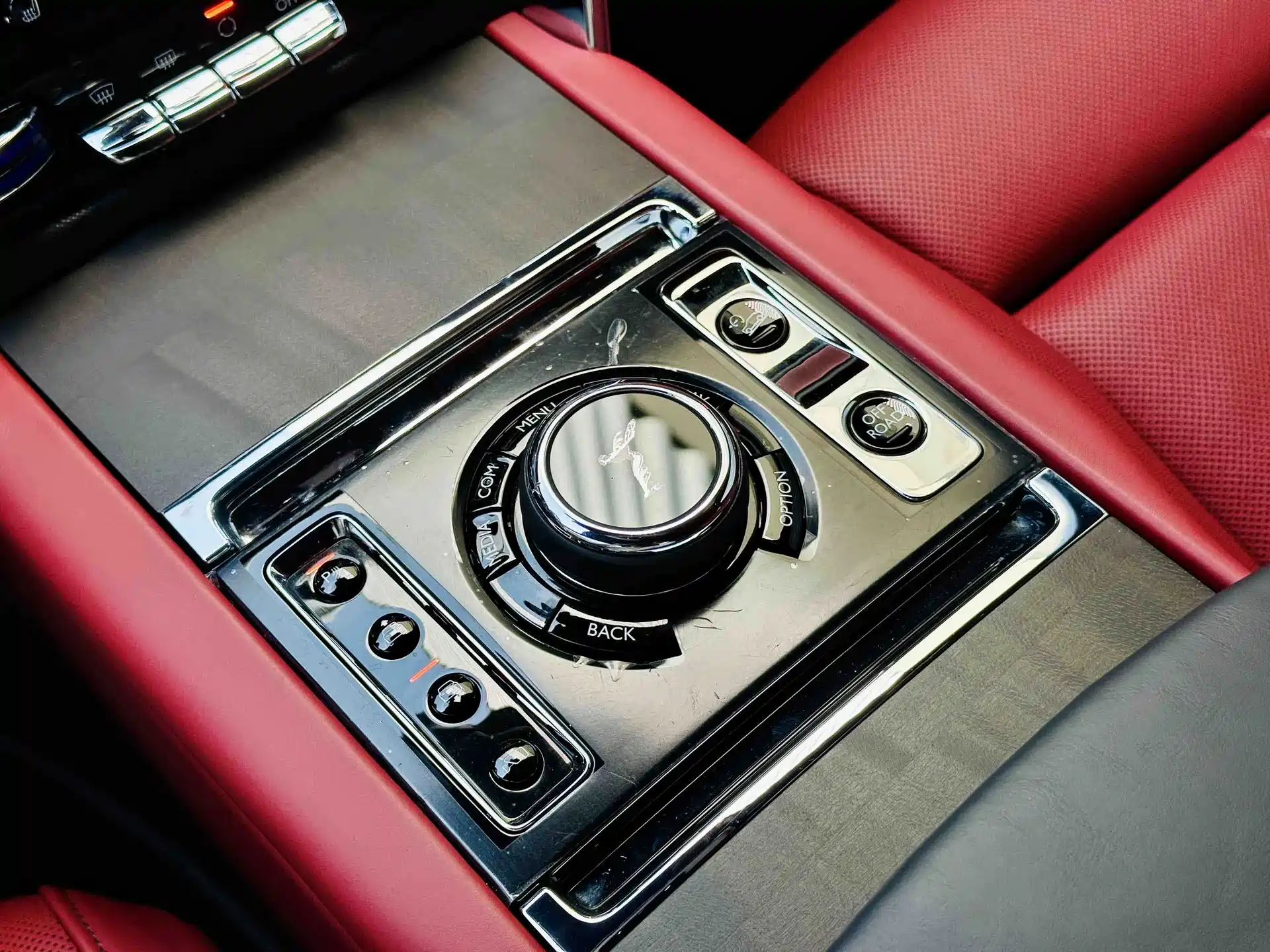 Фото 19 - Rolls-Royce Cullinan