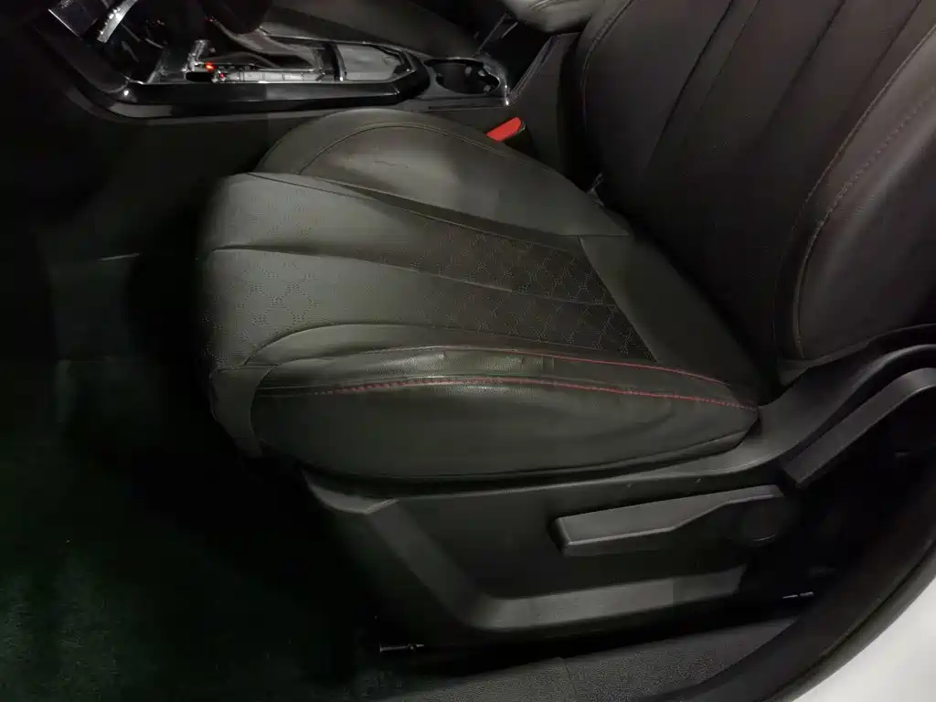 Фото 20 - Haima 8S