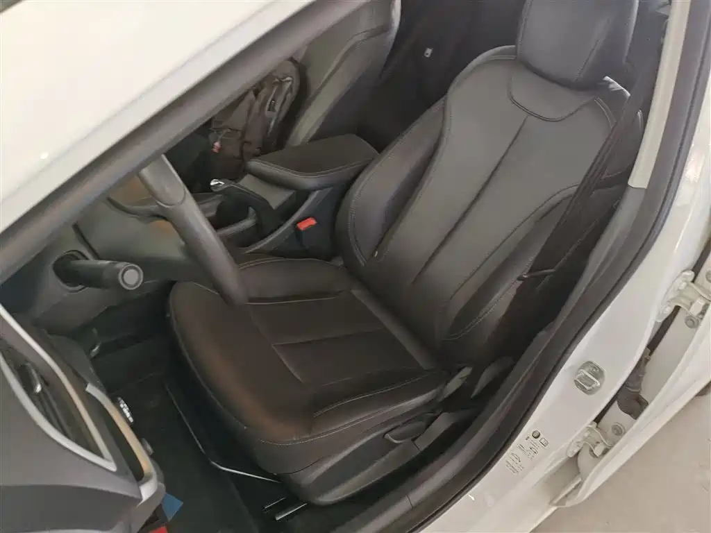 Buick Excelle 2021 Facelift 1.3T Auto Mild Hybrid Progressive фото 15