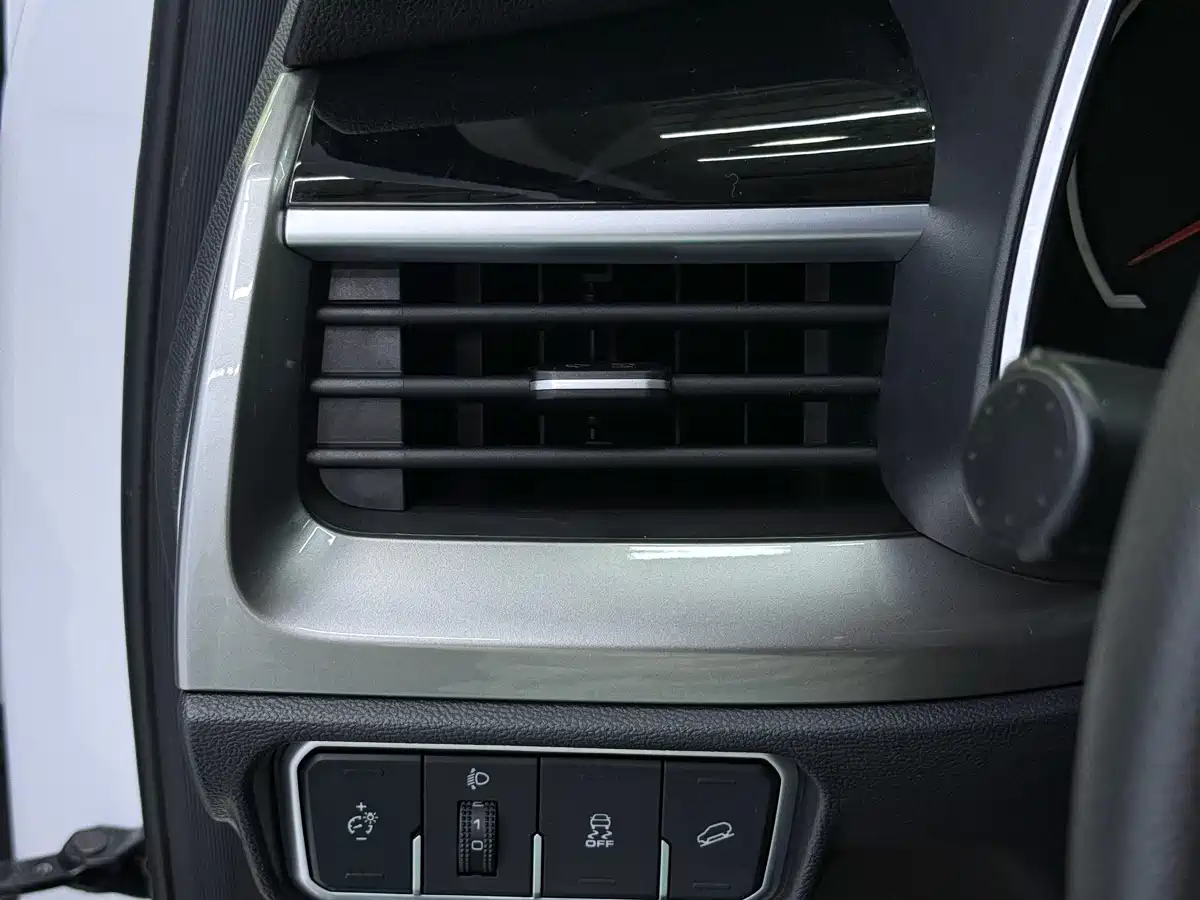 Photo 5 - Haval H6