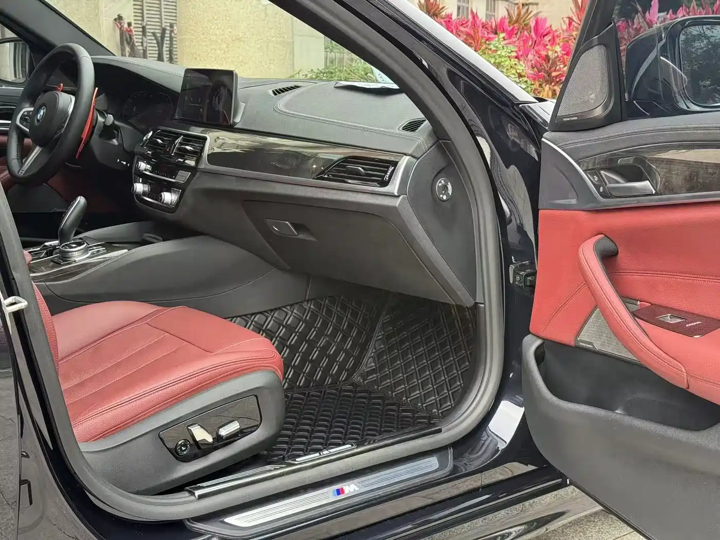 BMW 5 Series 2020 530Li Exclusive M Sport Package фото 7