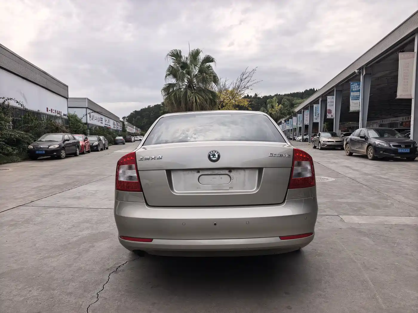 Škoda Octavia 2012 1.6L Manual Yijun Edition фото 6