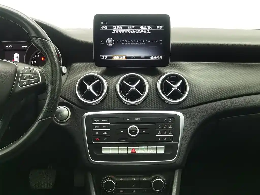 Mercedes-Benz GLA 2017 GLA 200 Dynamic фото 12
