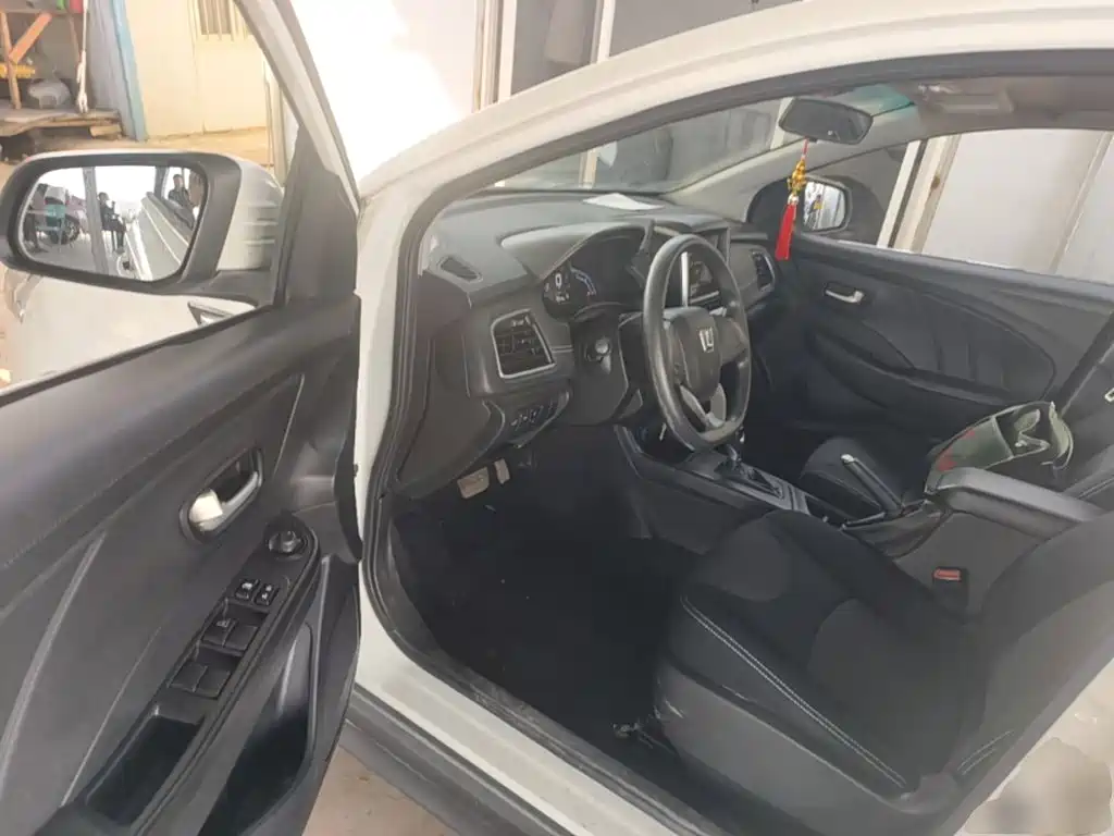 Luxgen Rui 3 2016 2016 1.6L CVT Smart Enjoyment Model