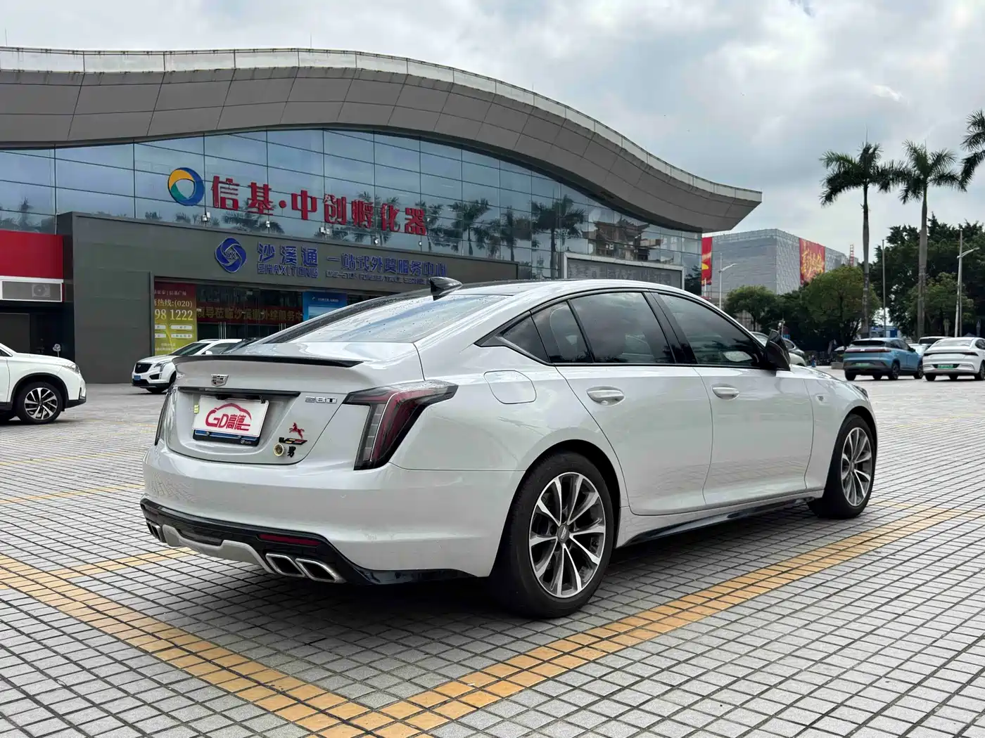 Фото 8 - Cadillac CT5