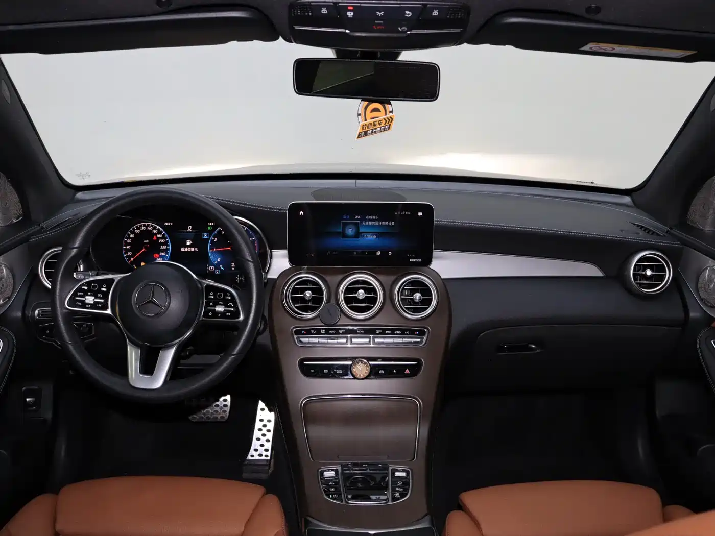 Mercedes-Benz GLC 2020 Facelift GLC 260 L 4MATIC Dynamic фото 16