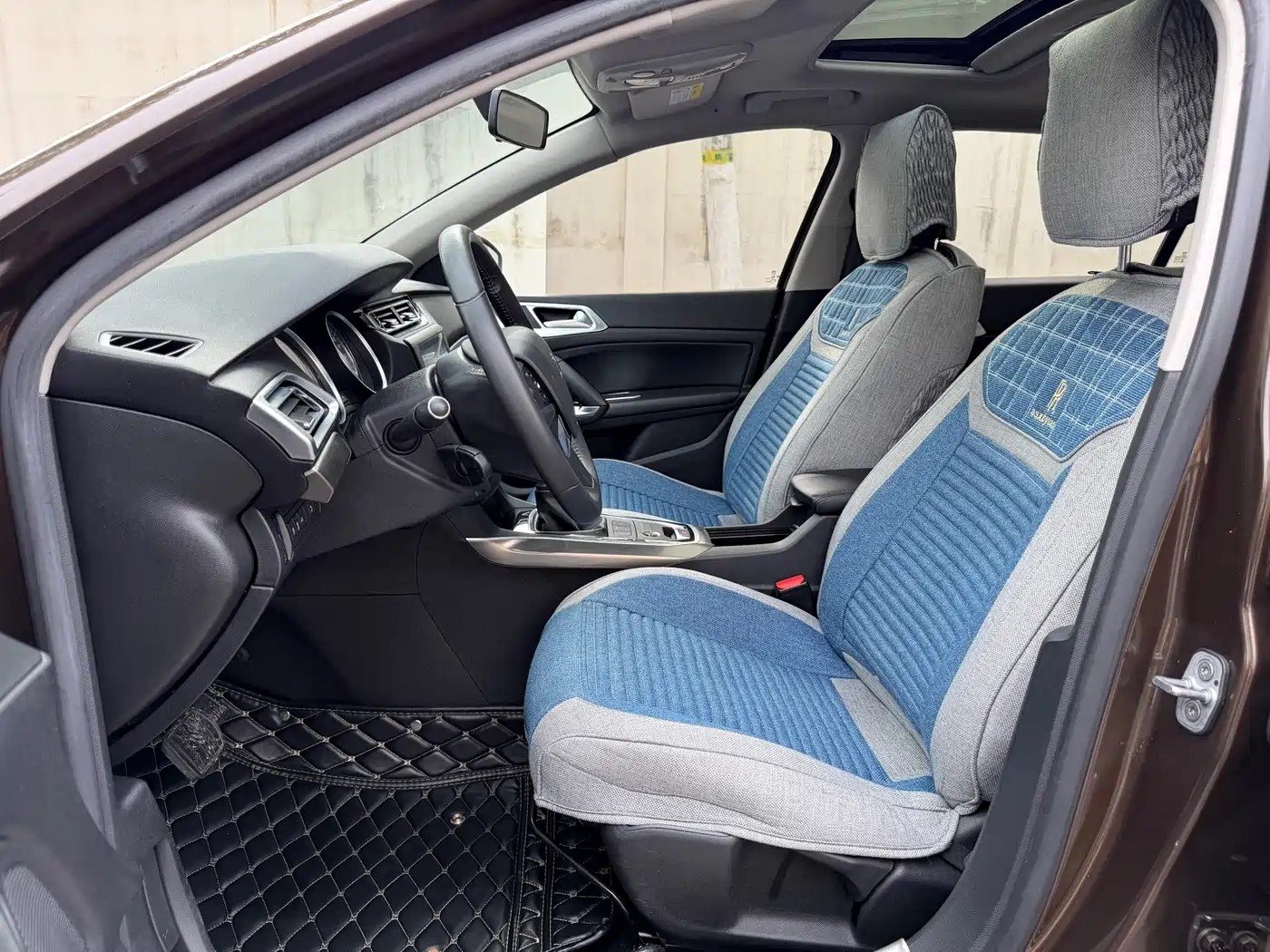 Peugeot 408 2015 Model 1.2T Automatic Luxury Edition фото 10