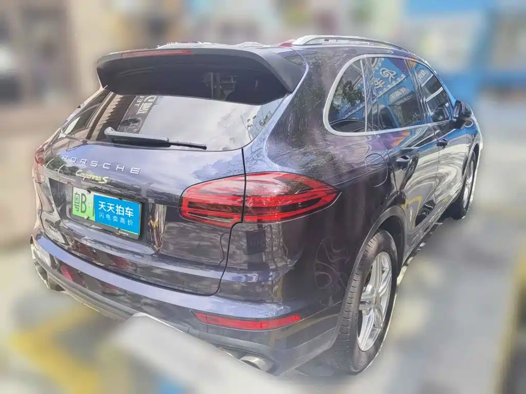 Фото 2 - Porsche Cayenne New Energy