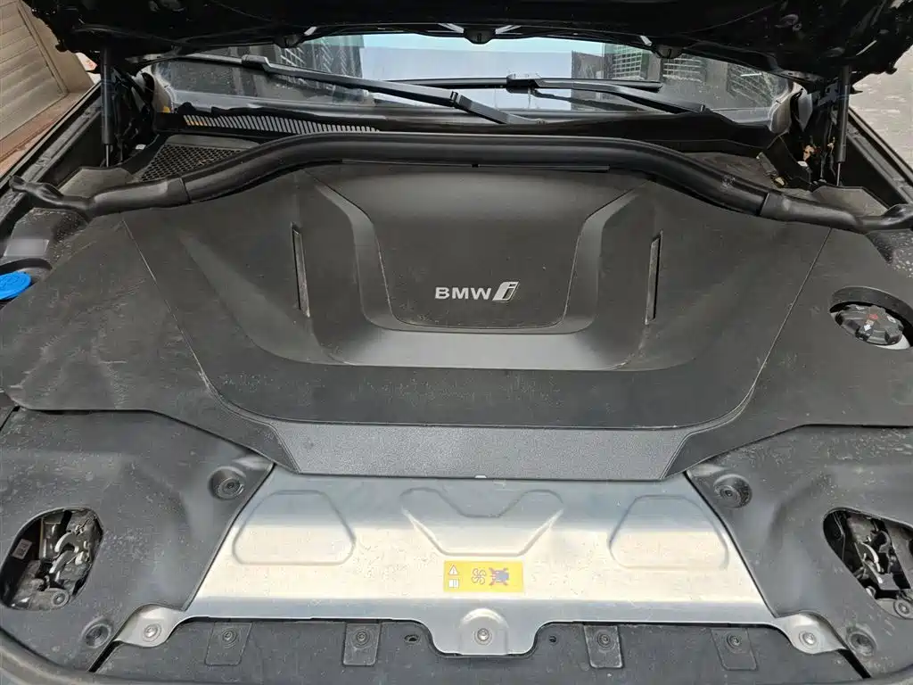 BMW iX3 2024 Leading Edition фото 11