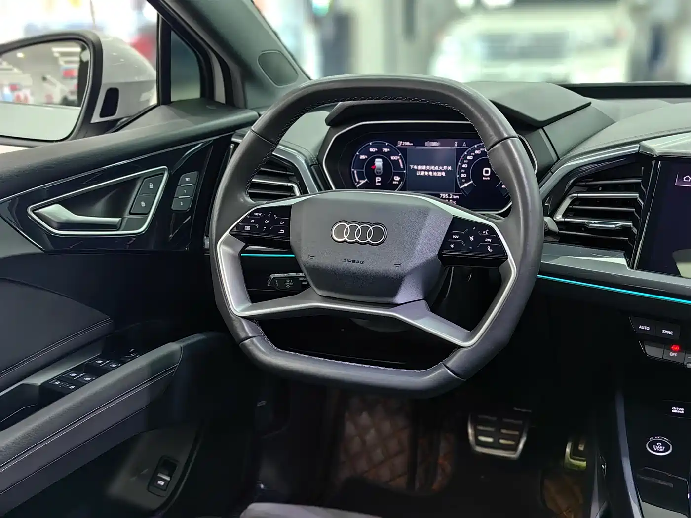 AUDI Q4 E TRON
