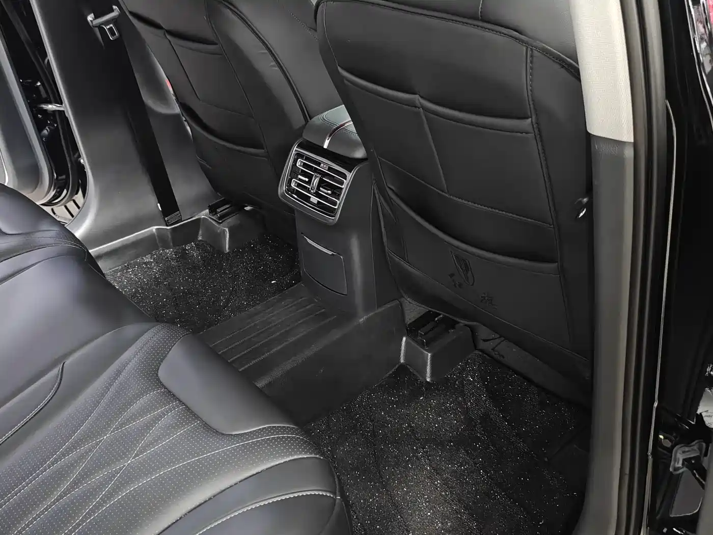 Hongqi HS5 2025 2.0T 2WD 600,000 Units Commemorative Edition фото 17