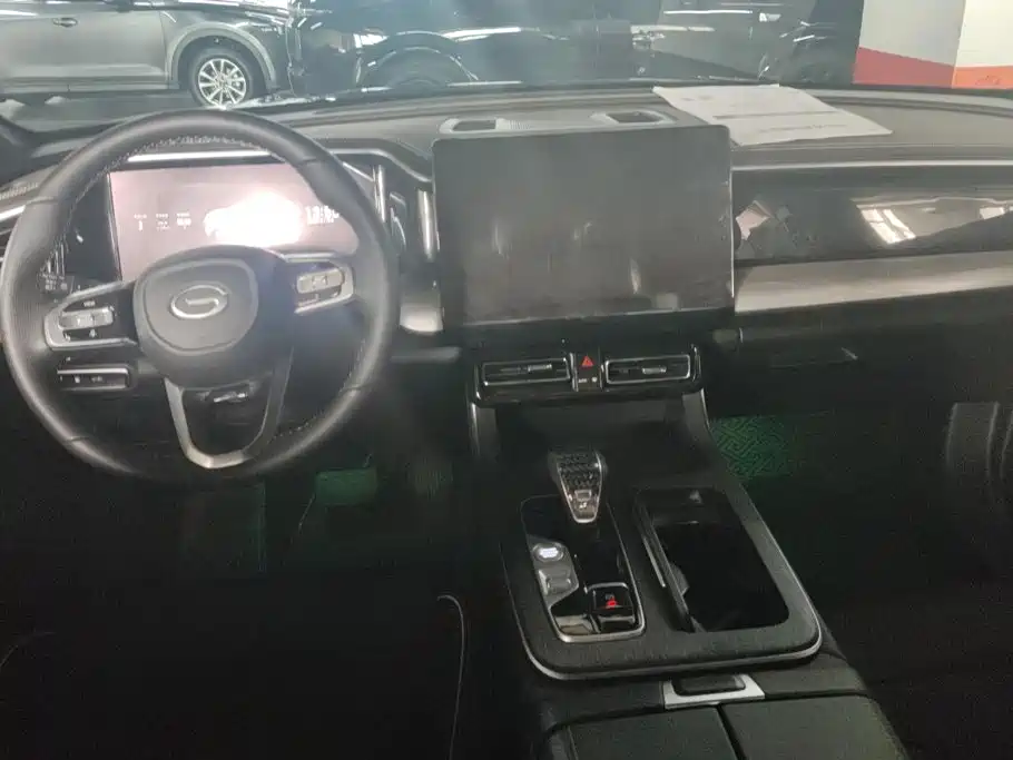 GAC Trumpchi Trumpchi GS8 2024 2025 Pilot Series 2.0TGDI 2WD Luxury Edition 5-seater