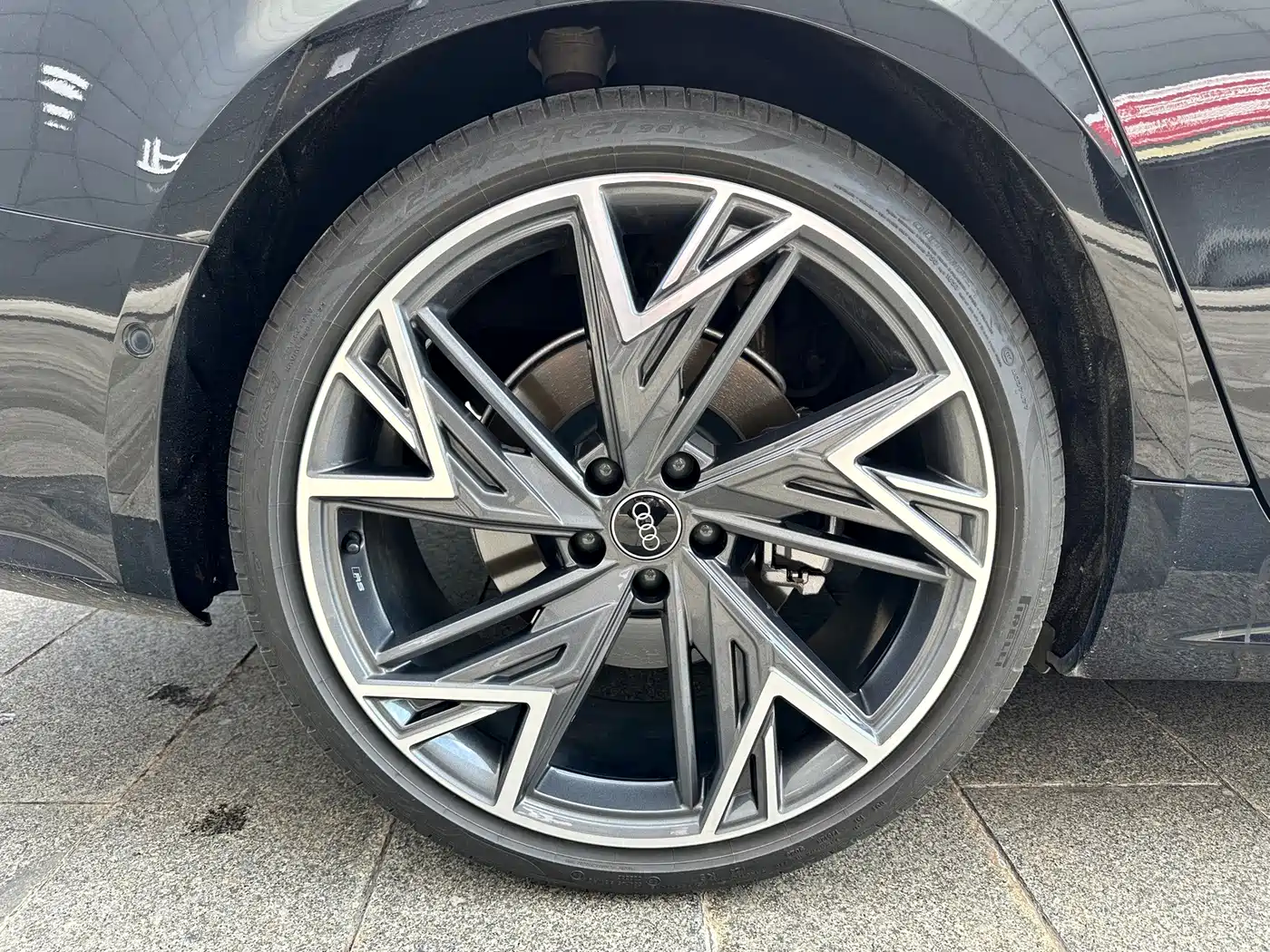 Audi A7L 2023 2023 45 TFSI quattro S-line Shadow Warrior Edition