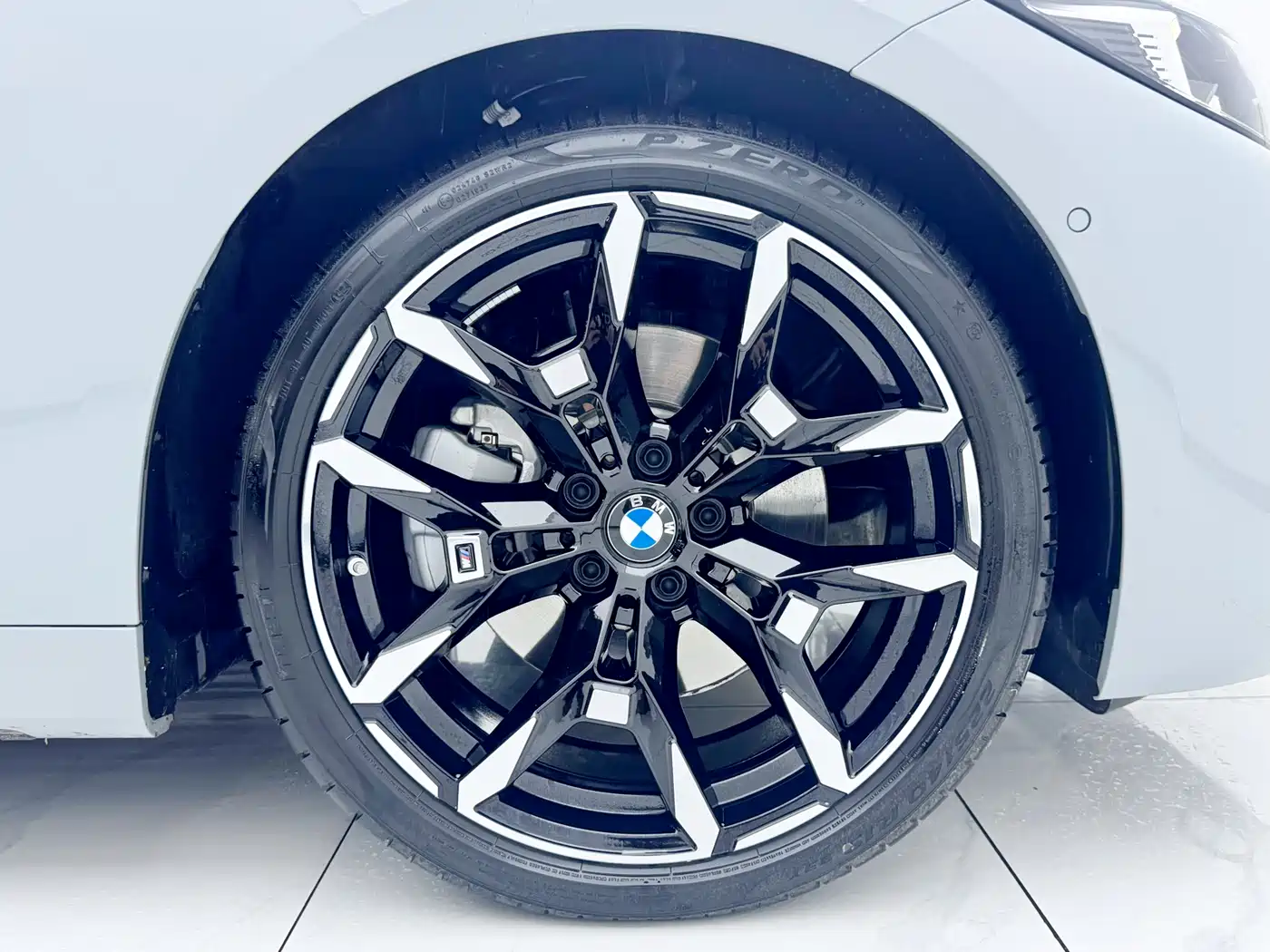 BMW 4 Series 2024 430i Convertible M Sport Shadow Edition фото 19