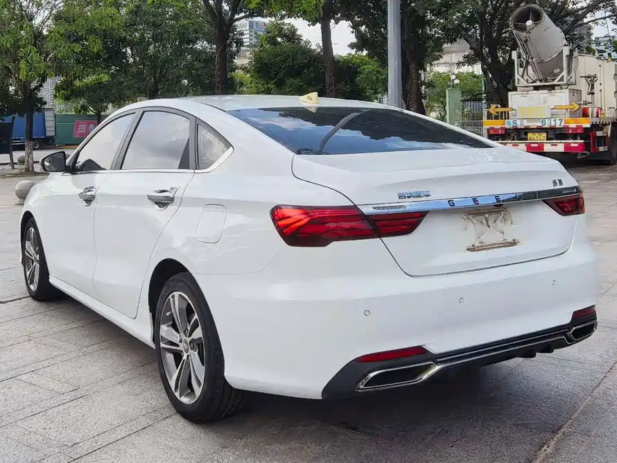 Фото 5 - Geely Binrui
