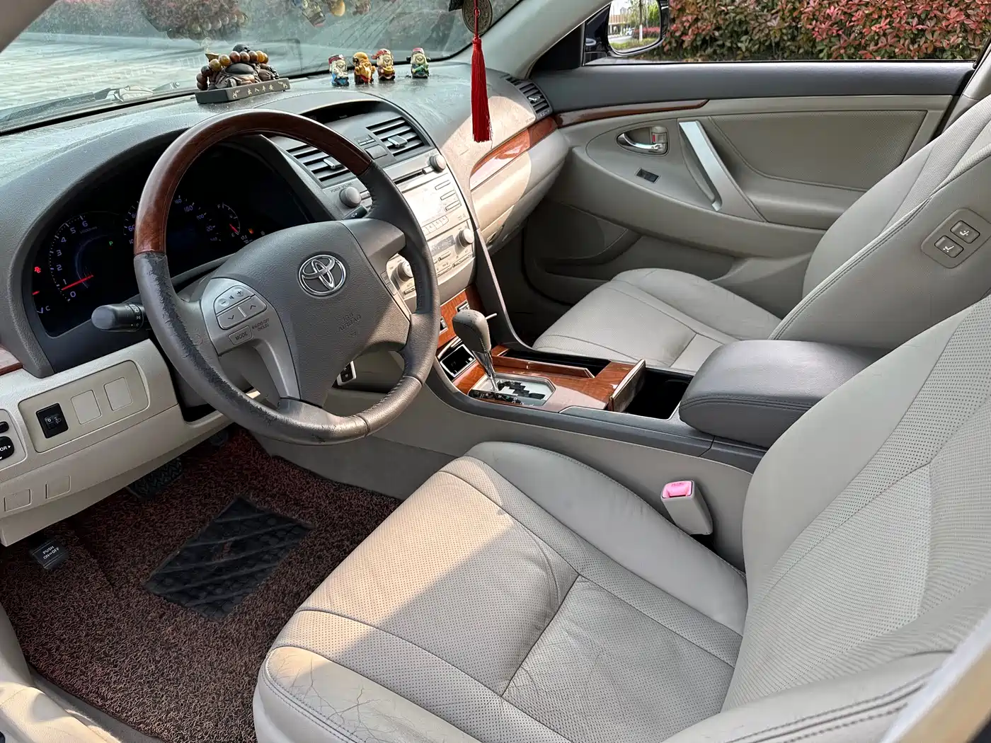 Toyota Camry 2013 200G Classic Luxury Edition фото 9