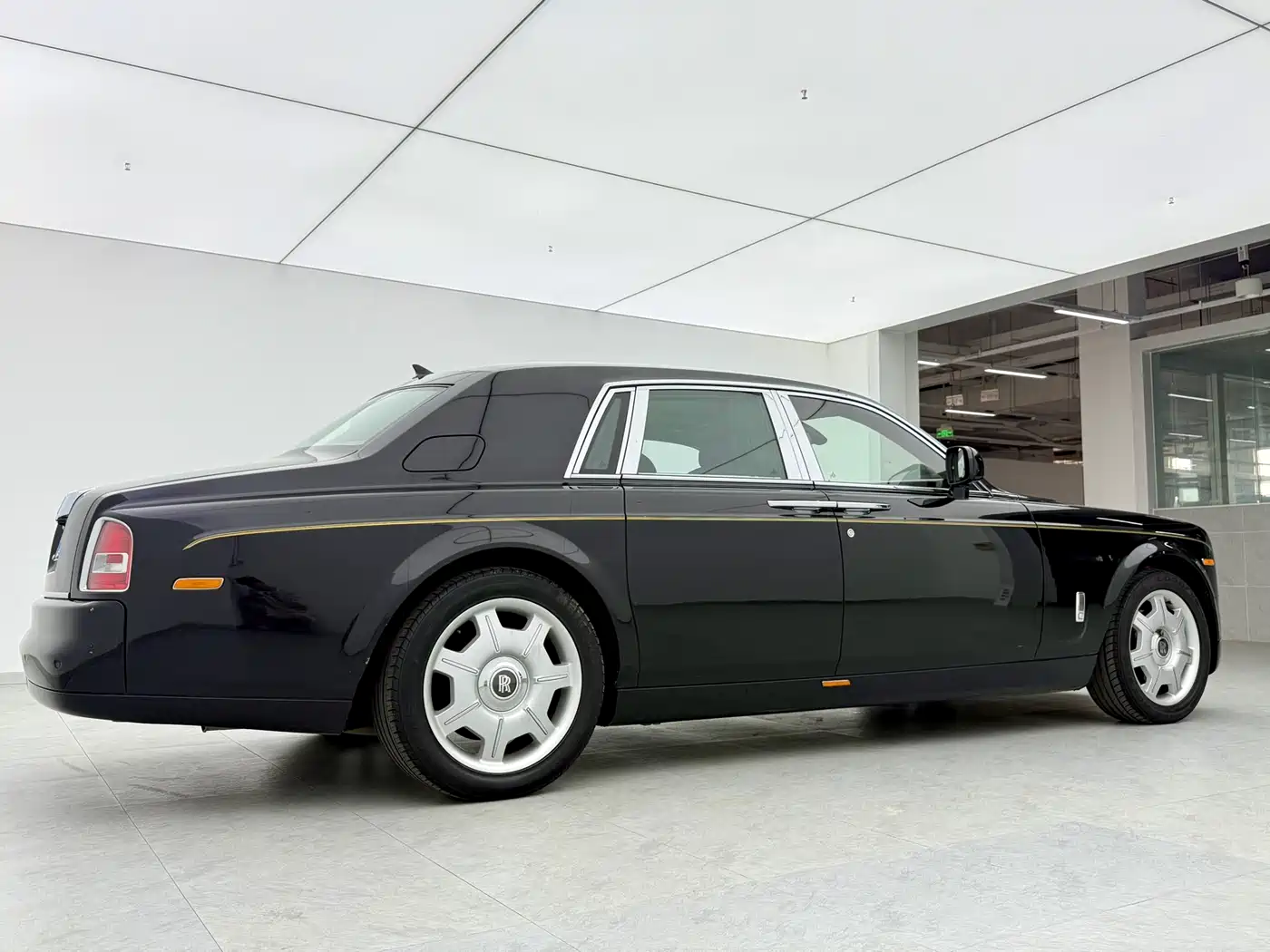 Rolls-Royce Phantom 2006 2004 Model 6.7L Standard Version