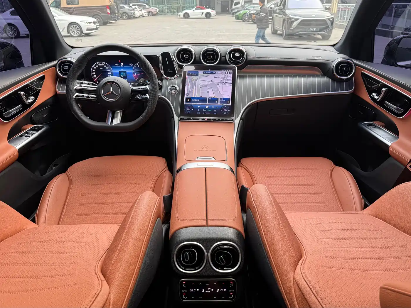 Mercedes-Benz GLC 2023 GLC 260 L 4MATIC Luxury 5-Seater фото 18