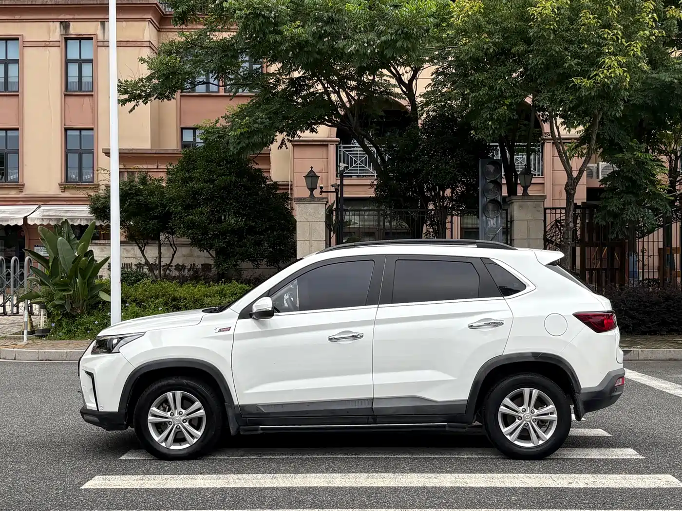 BAIC Huansu S5 2017 2017 1.3T CVT Premium