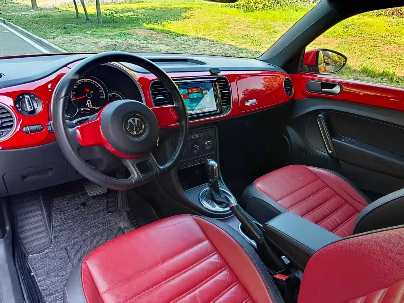 Volkswagen Beetle 2013 1.2TSI Comfort фото 6