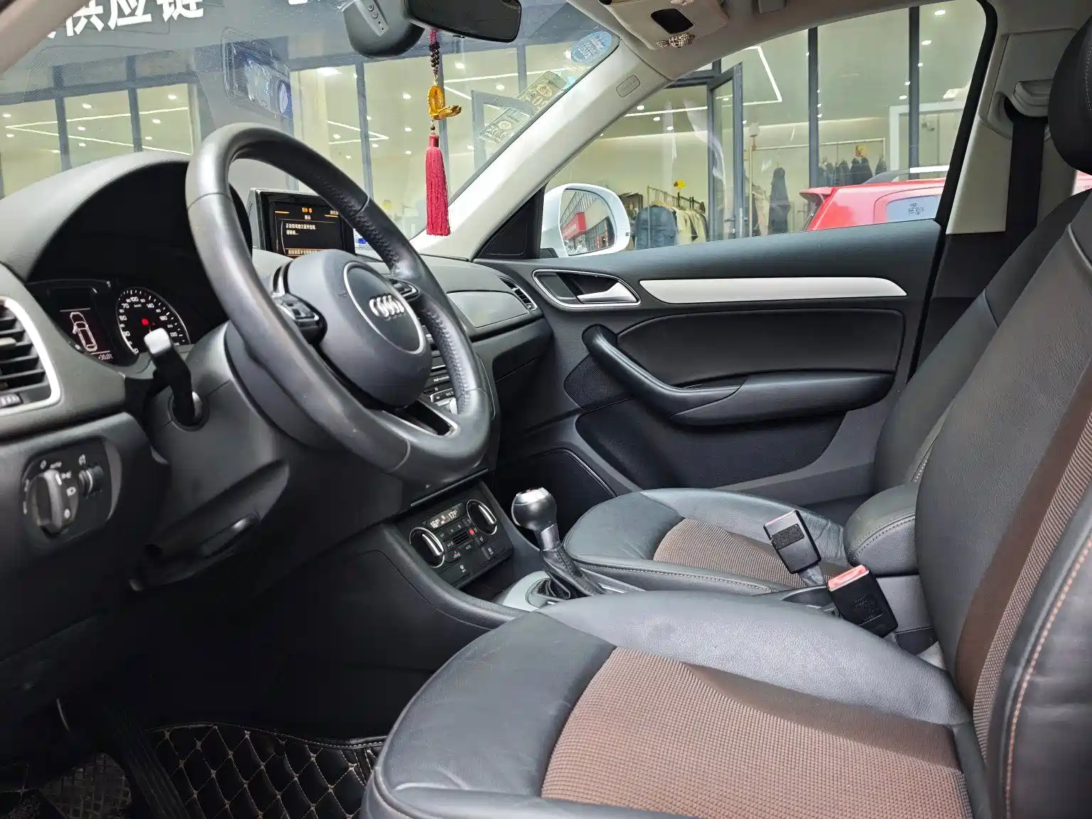 Фото 5 - Audi Q3