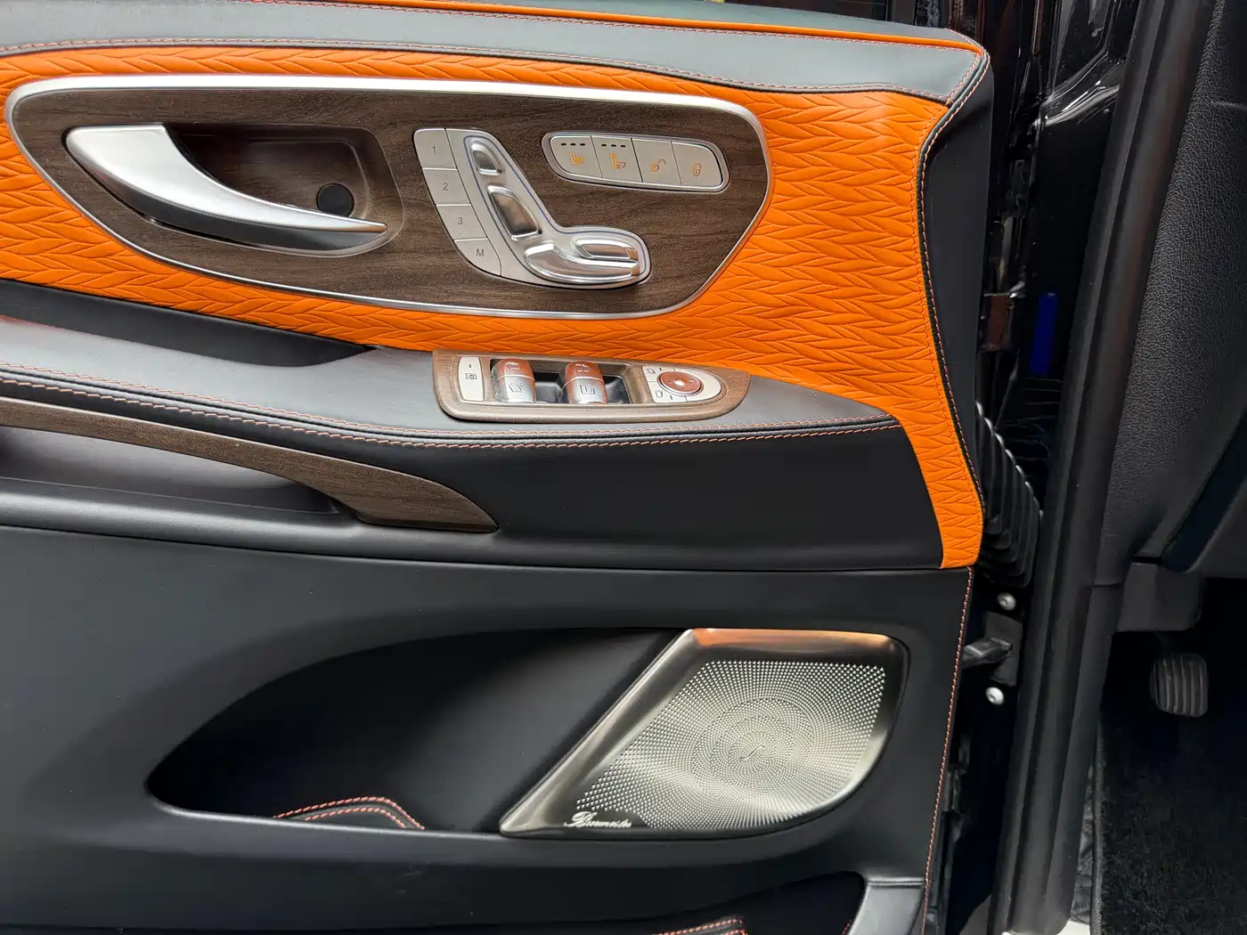 Mercedes-Benz Vito 2023 2.0T Elite 7-Seater фото 15
