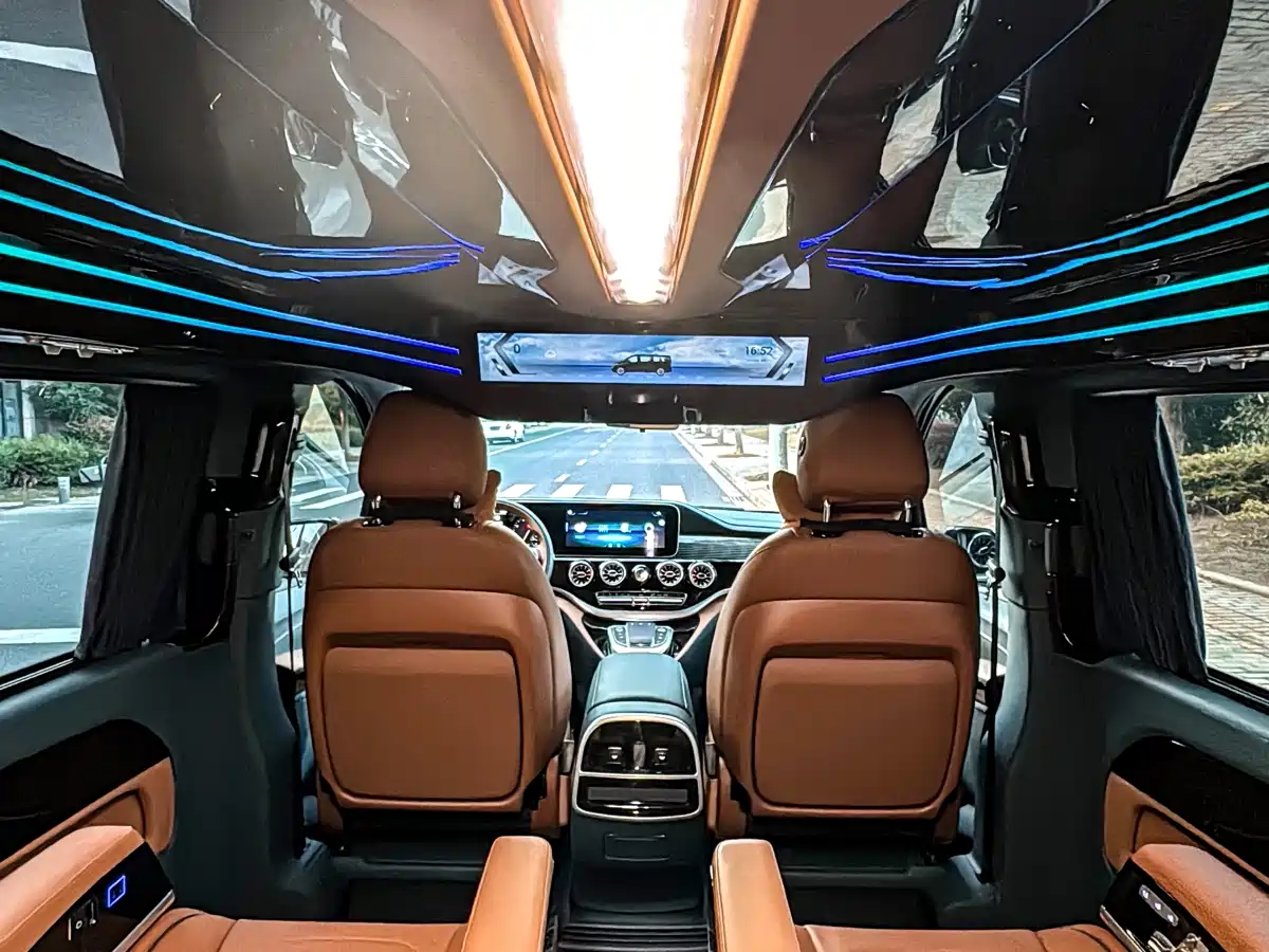 Mercedes-Benz Vito 2023 2.0T Business 7-Seater фото 17