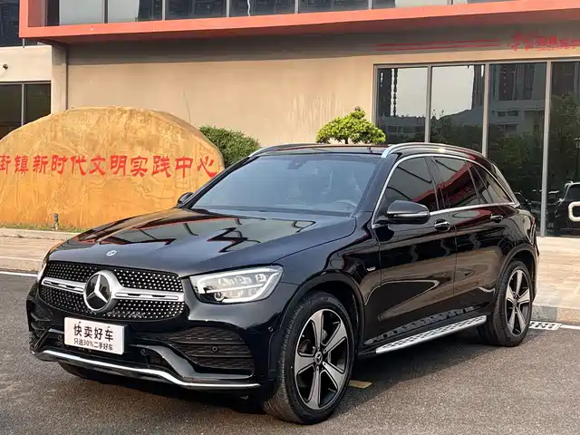 MERCEDES-BENZ GLC