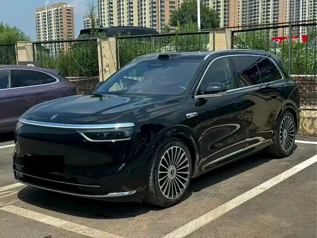  AITO Wenjie AITO M8 2025 Extended Range Ultra 53.4kWh 6-Seater