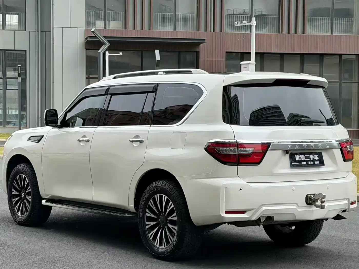 Nissan Patrol 2018 4.0L Leadership фото 7