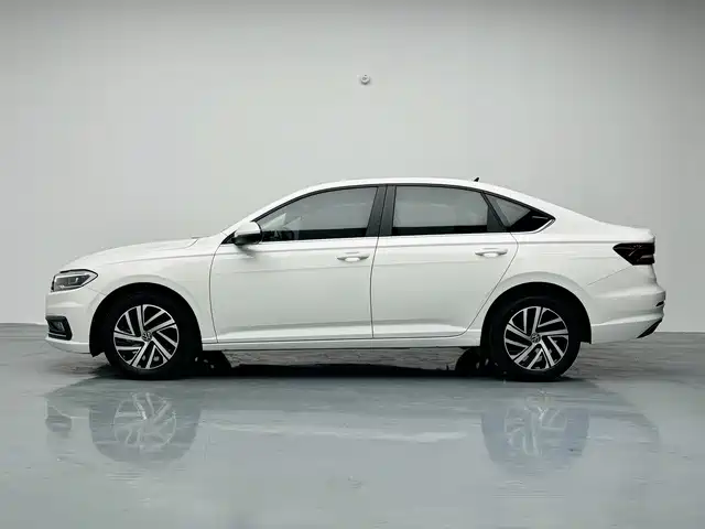 Volkswagen Lavida 2022 1.5L Auto Comfort Edition фото 7